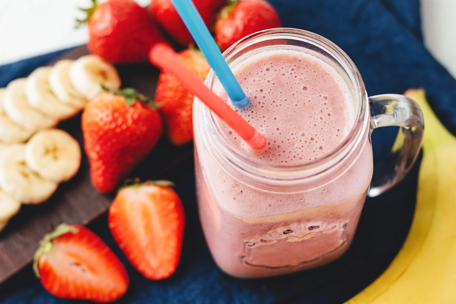 Strawberry Oatmeal Smoothie Makes You Full Longer